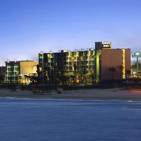 Days Inn By Wyndham Panama City Beach/Ocean Front Esterno foto
