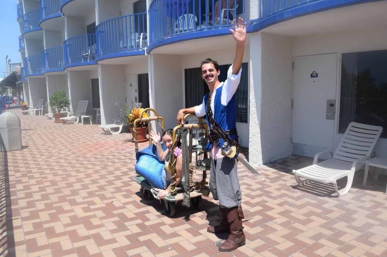 Days Inn By Wyndham Panama City Beach/Ocean Front Esterno foto