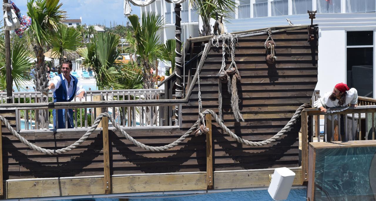 Days Inn By Wyndham Panama City Beach/Ocean Front Esterno foto