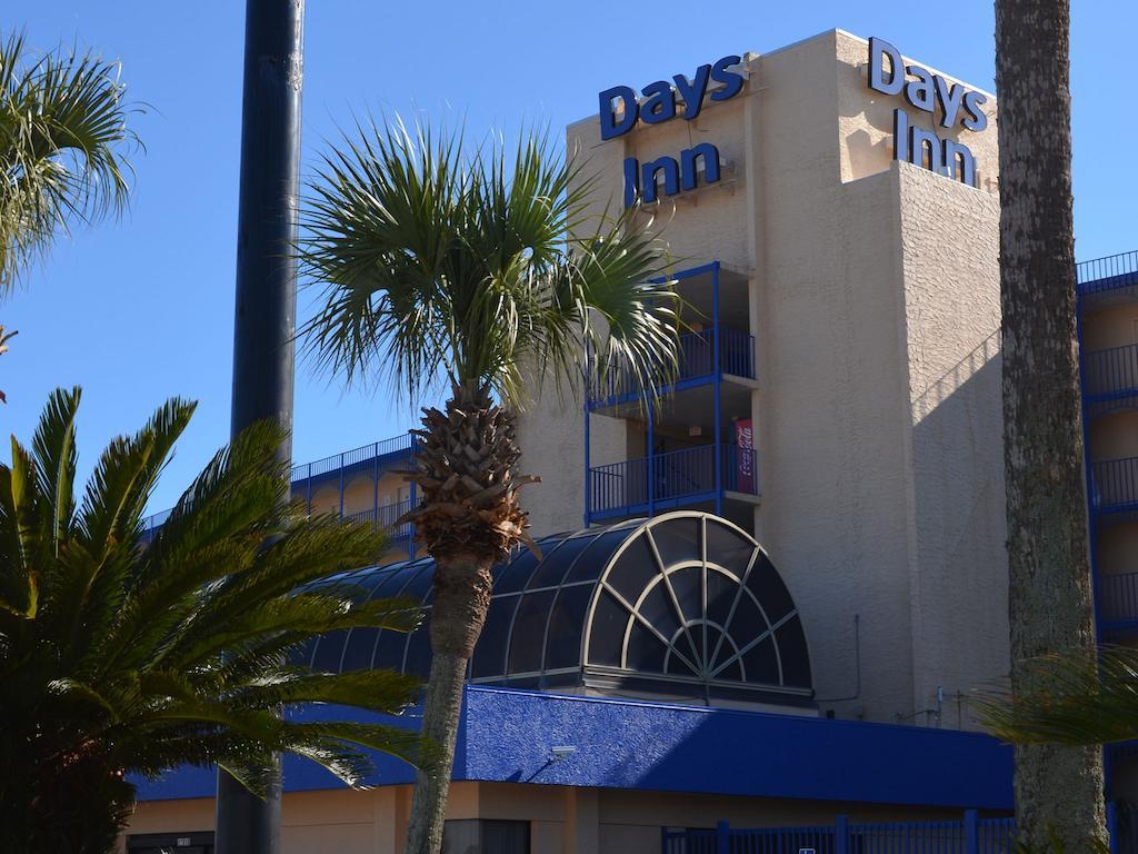 Days Inn By Wyndham Panama City Beach/Ocean Front Esterno foto