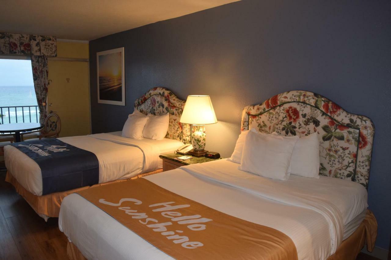 Days Inn By Wyndham Panama City Beach/Ocean Front Esterno foto